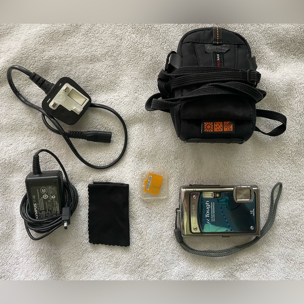 Olympus Compact Waterproof Camera - Stylus Tough-8000